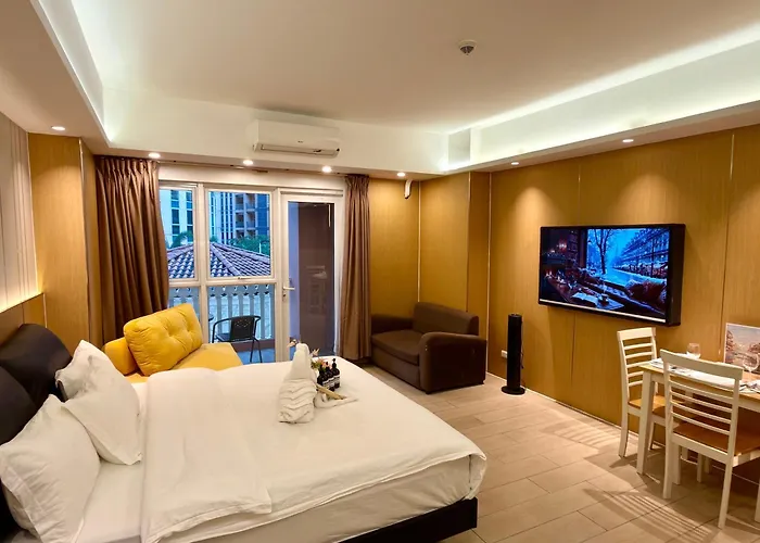 Venice Luxe Urban Pool Retreat , Max 3 Guests * 马尼拉